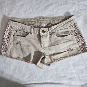 Vanilla Star Beige Embroidered Frayed Hem Jean Shorts